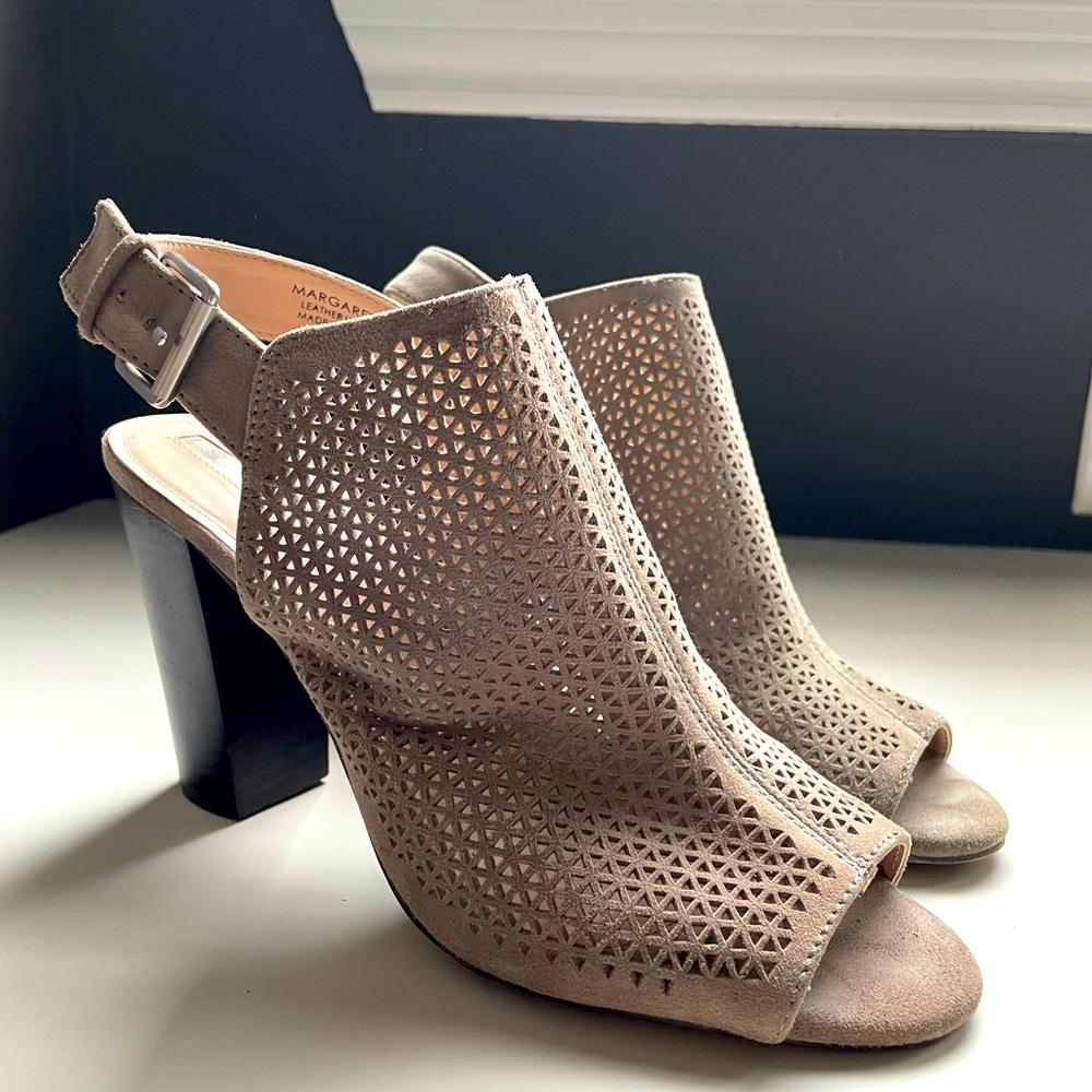 Tahari Margaret 3 tan suede peep toe sling back heels.